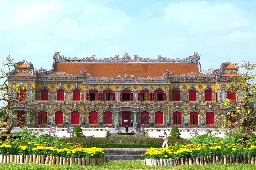 Kien Trung Palace- Hue Private Taxi Travel