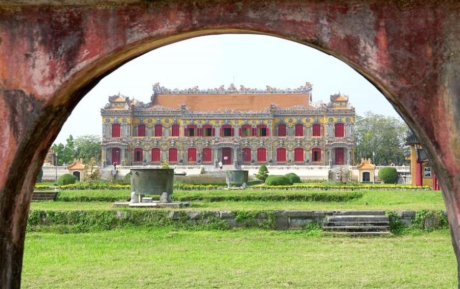 Kien Trung Palace- Hue Private Taxi Travel
