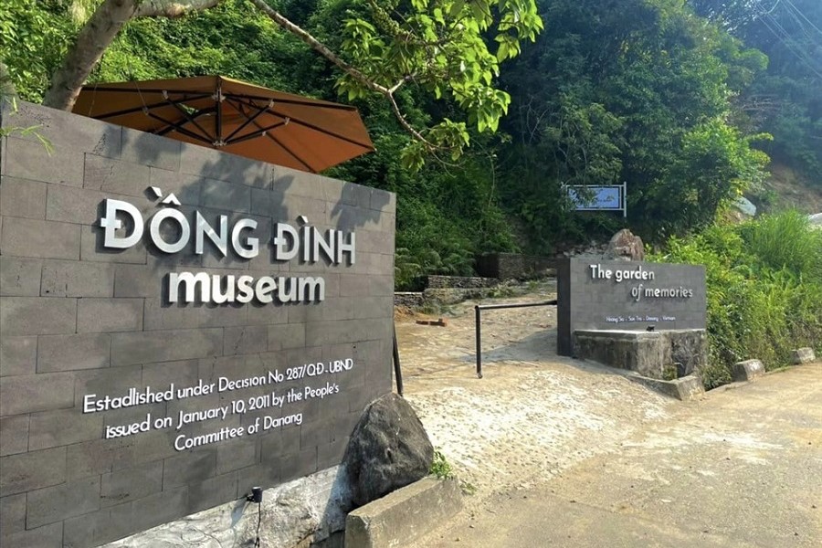 Dong Dinh Museum - Memory Garden in Danang - Hue Private Taxi
