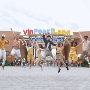 Private Taxi From Da Nang To Vinpearl Land - Hue Private Taxi