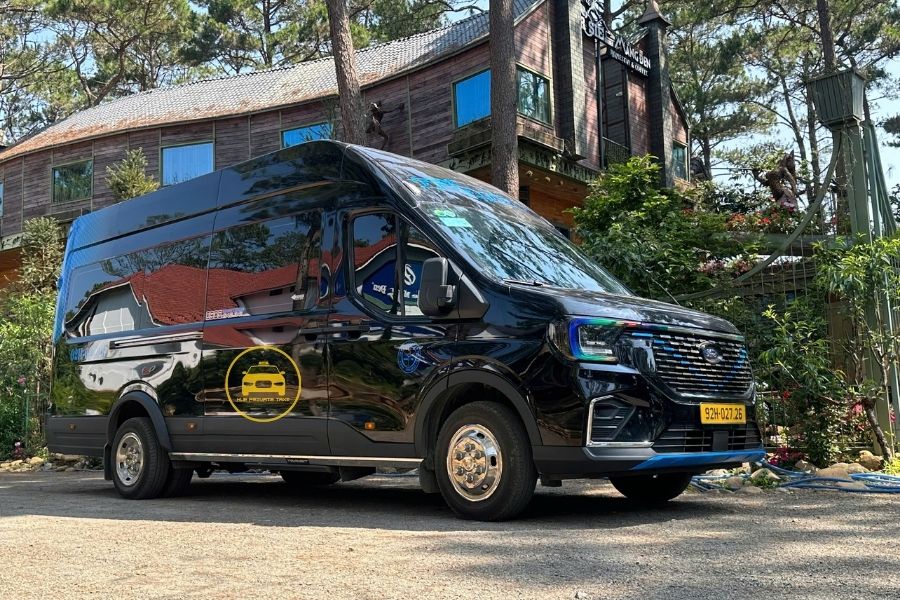 Da Nang Airport Transfer By Limousine - Hue Private Taxi