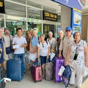 Da Nang Airport To InterContinental Limousine - Hue Private Taxi