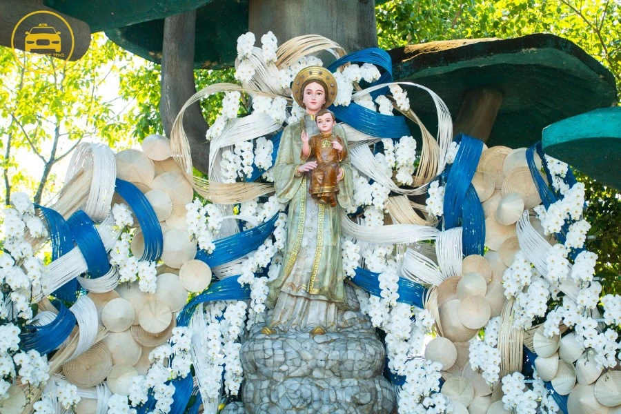 Da Nang To La Vang Luxury Car Transfer - Hue Private Taxi