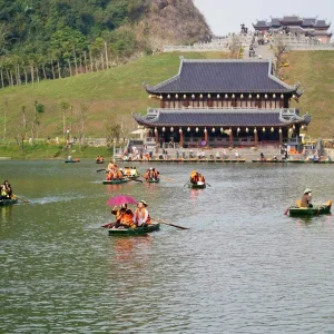 Phong Nha To Ninh Binh By Luxury Car - Hue Private Taxi