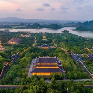 Phong Nha To Ninh Binh Luxury Car Transfer - Hue Private Taxi