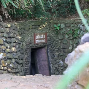 Transfer From Hue To Vinh Moc Tunnels Limousine - Hue Private Taxi